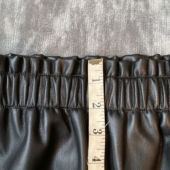 LOFT Black Imitation Leather Mini-Skirt - Picture 8 of 9